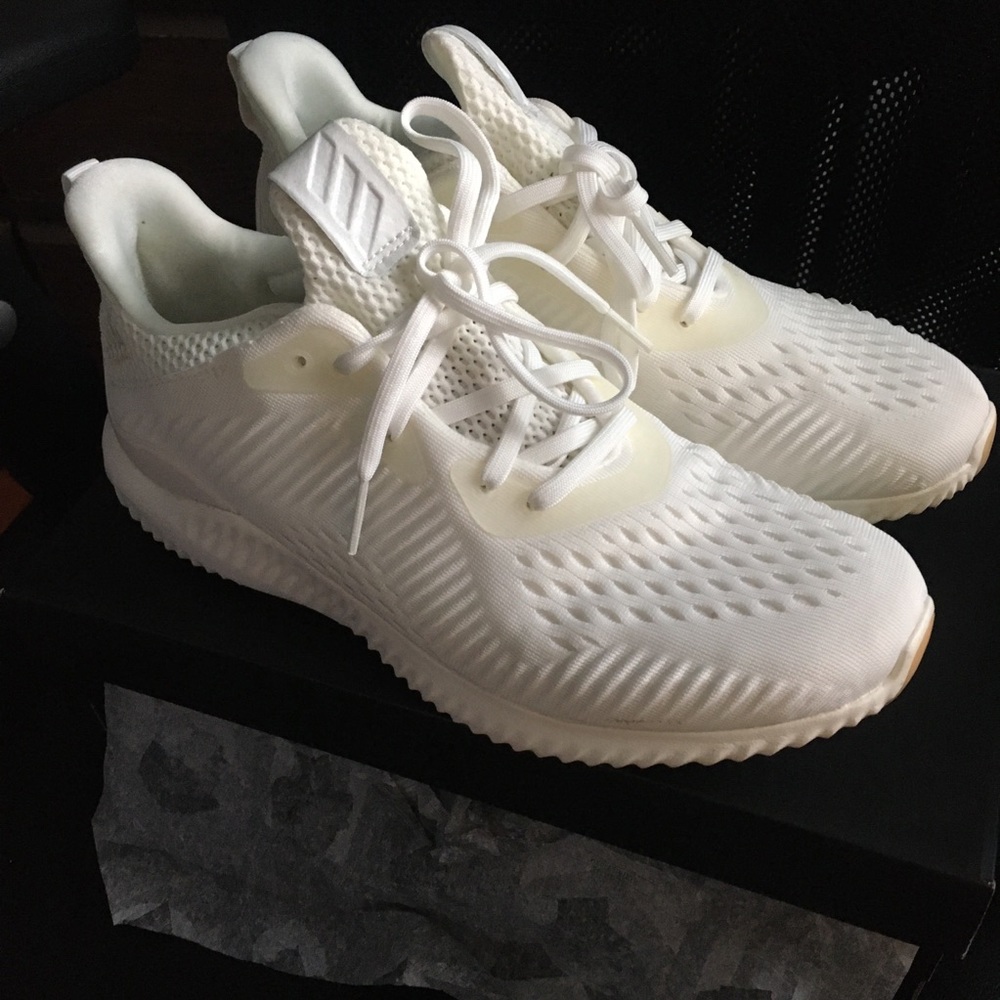 NEW SIZE 7.5 women  Adidas White Alphabounce